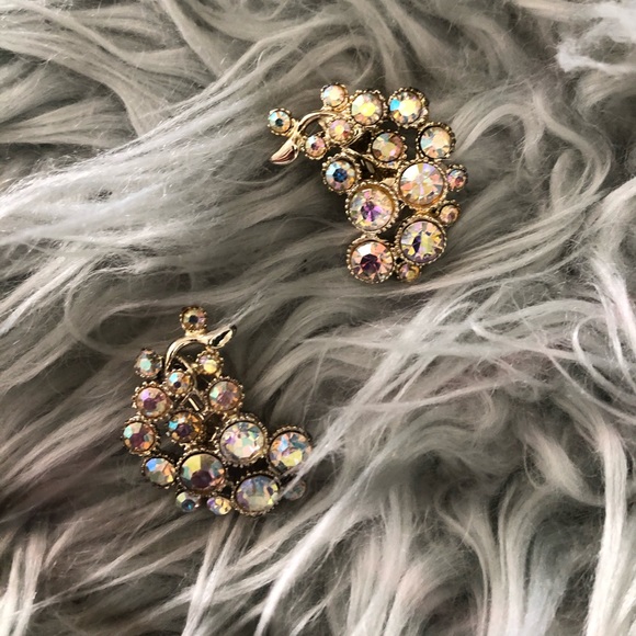 Estate Jewelry - Vintage AB Crystals Clip On Earrings - Picture 1 of 3